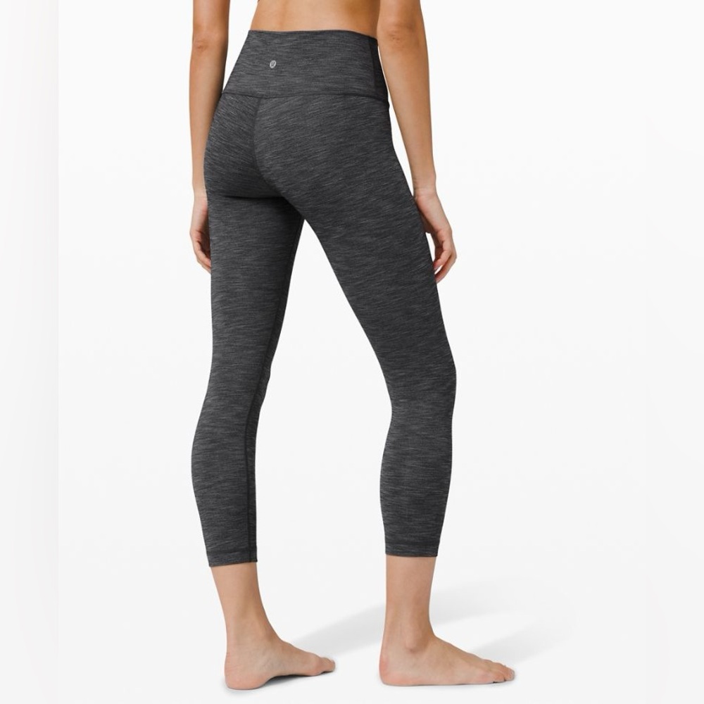 LULULEMON WUNDER UNDER cropped leggings 21”COCO PIQUE BLACK WHITE SIZE 4